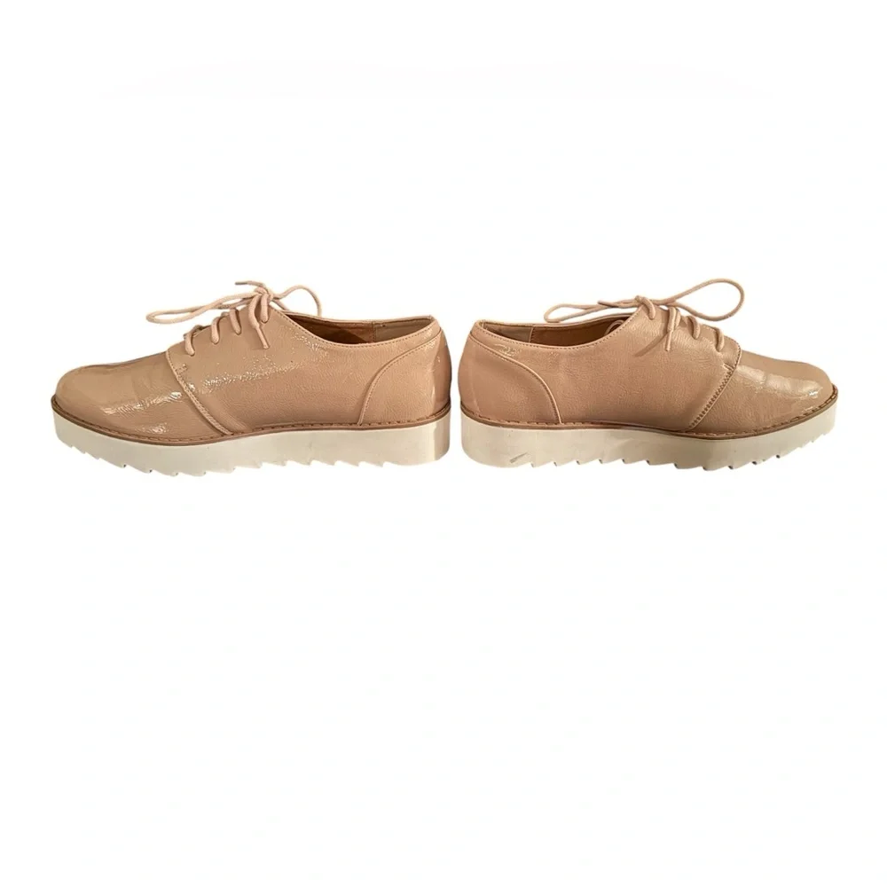 NWOB Chinese Laundry Size 9 Nude Patent Platform Oxford Lug Sole Lace Up Shoes